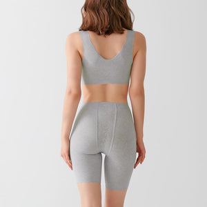 ボディスーツの良さ！姿勢を保つお助けアイテム