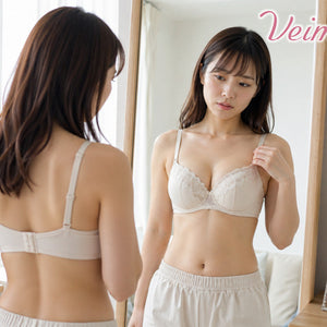 VEIMIA ラサイズが合わないサインを鏡の前で確認する女性、カップの浮きやブラジャーのフィット感をチェック