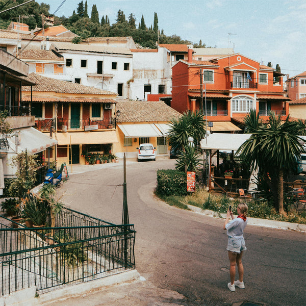 夏の沖縄・宮古島旅行：輝く海に浸ろう